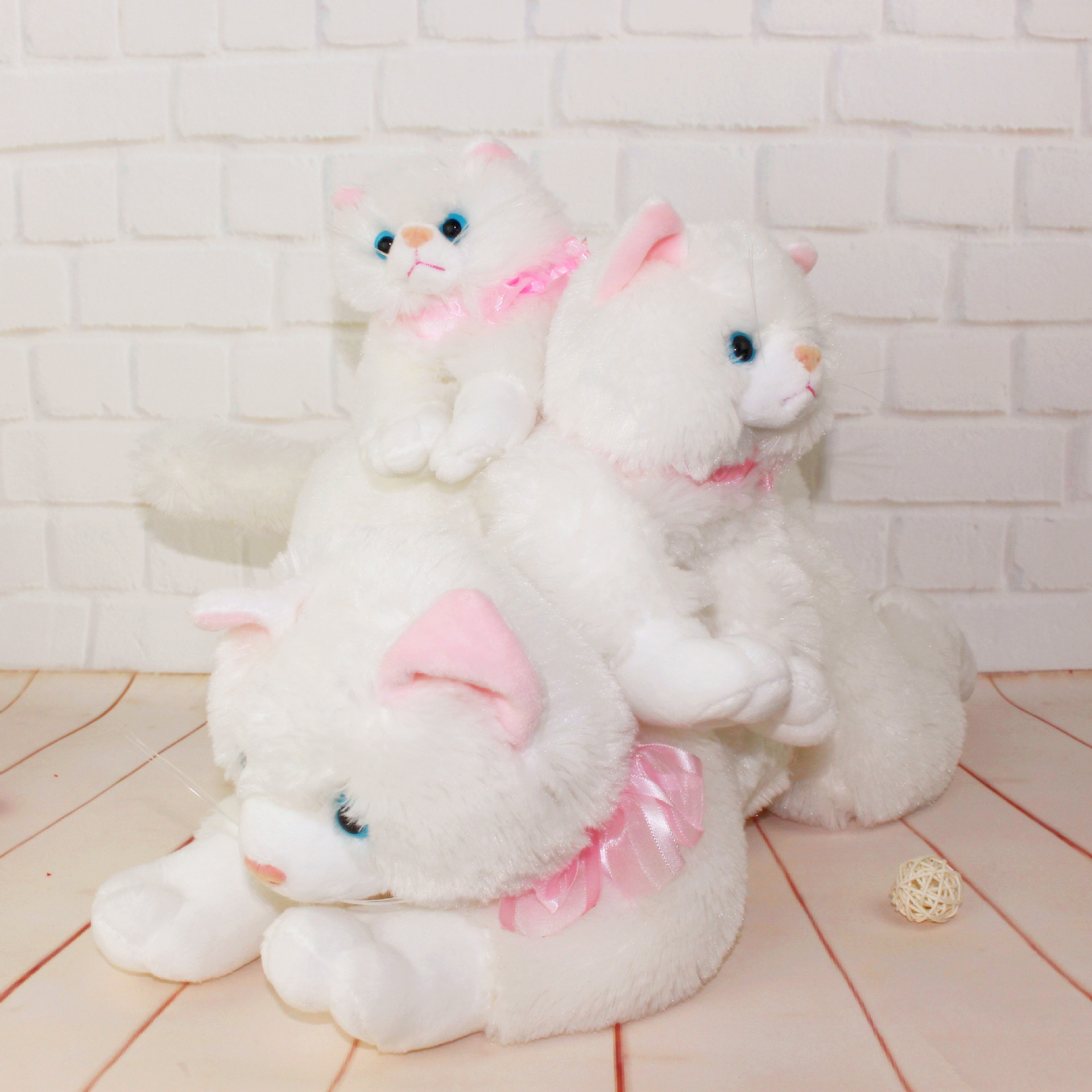Birthday gift simulation plush white cat doll childrens toy electric kitten will ask the cat to lie down