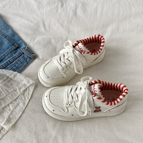 可爱卡通刺绣厚底小白鞋休闲板鞋