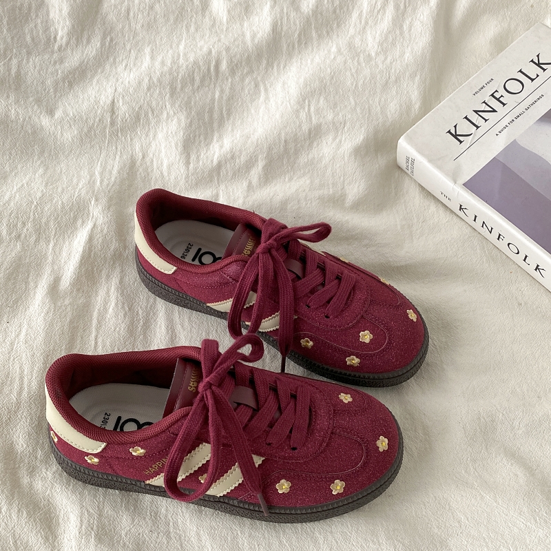 原创小众花朵刺绣德训鞋红色鞋子