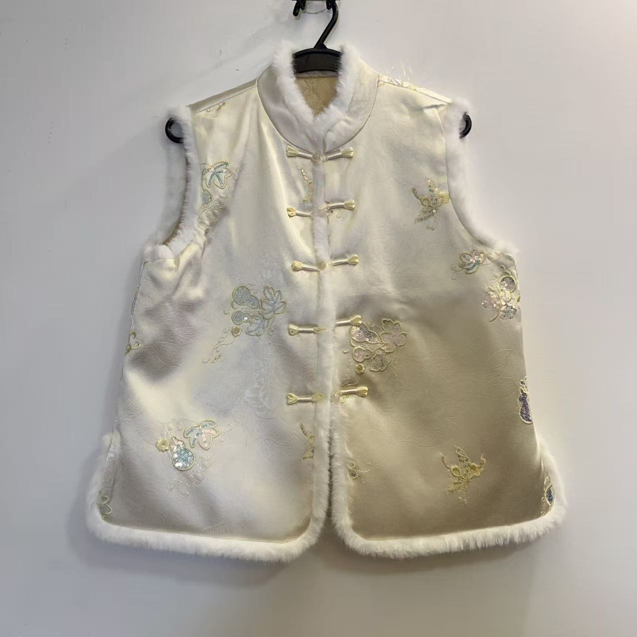 显瘦高级感立体刺绣夹棉加厚马甲