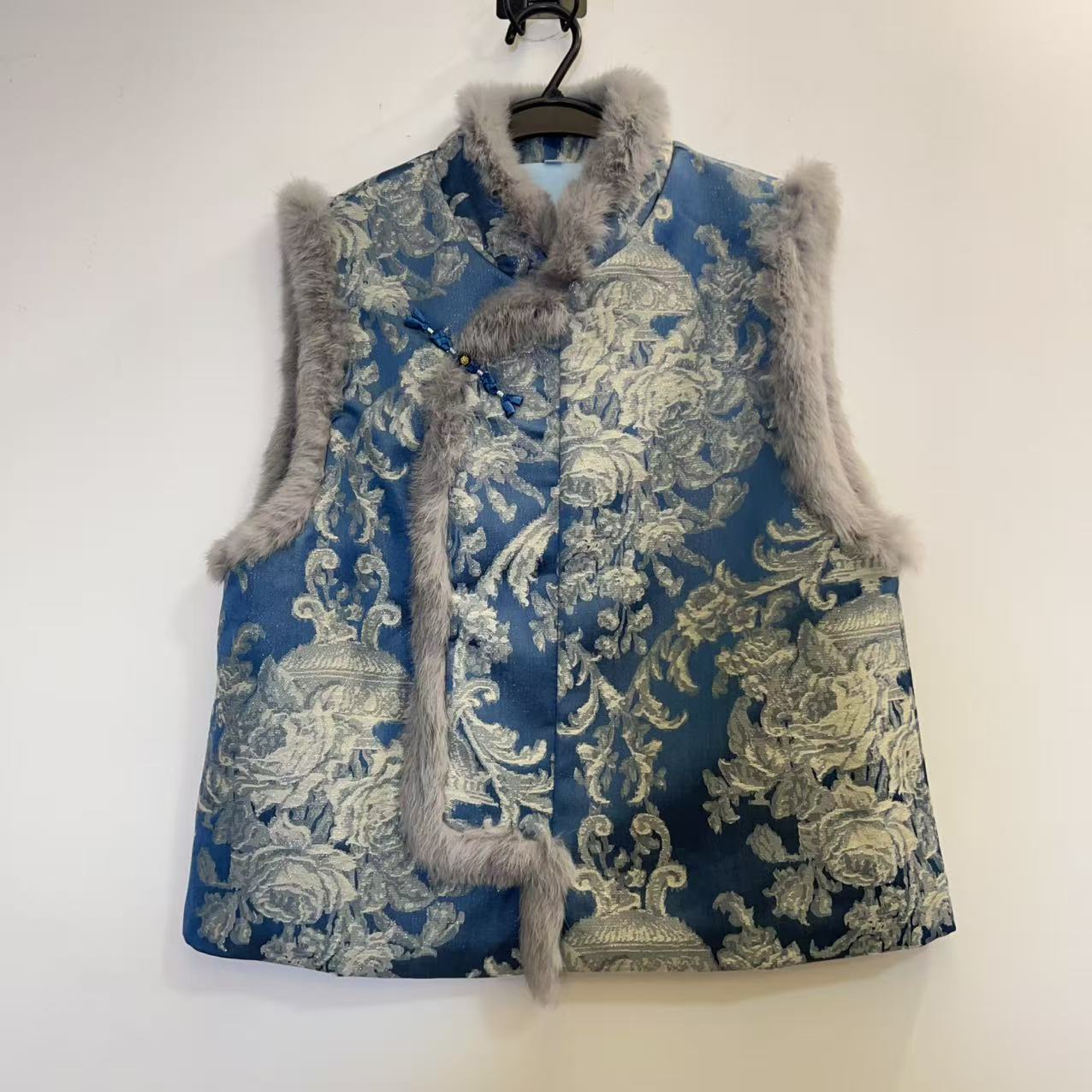 毛毛边显白高级提花马甲外套上衣