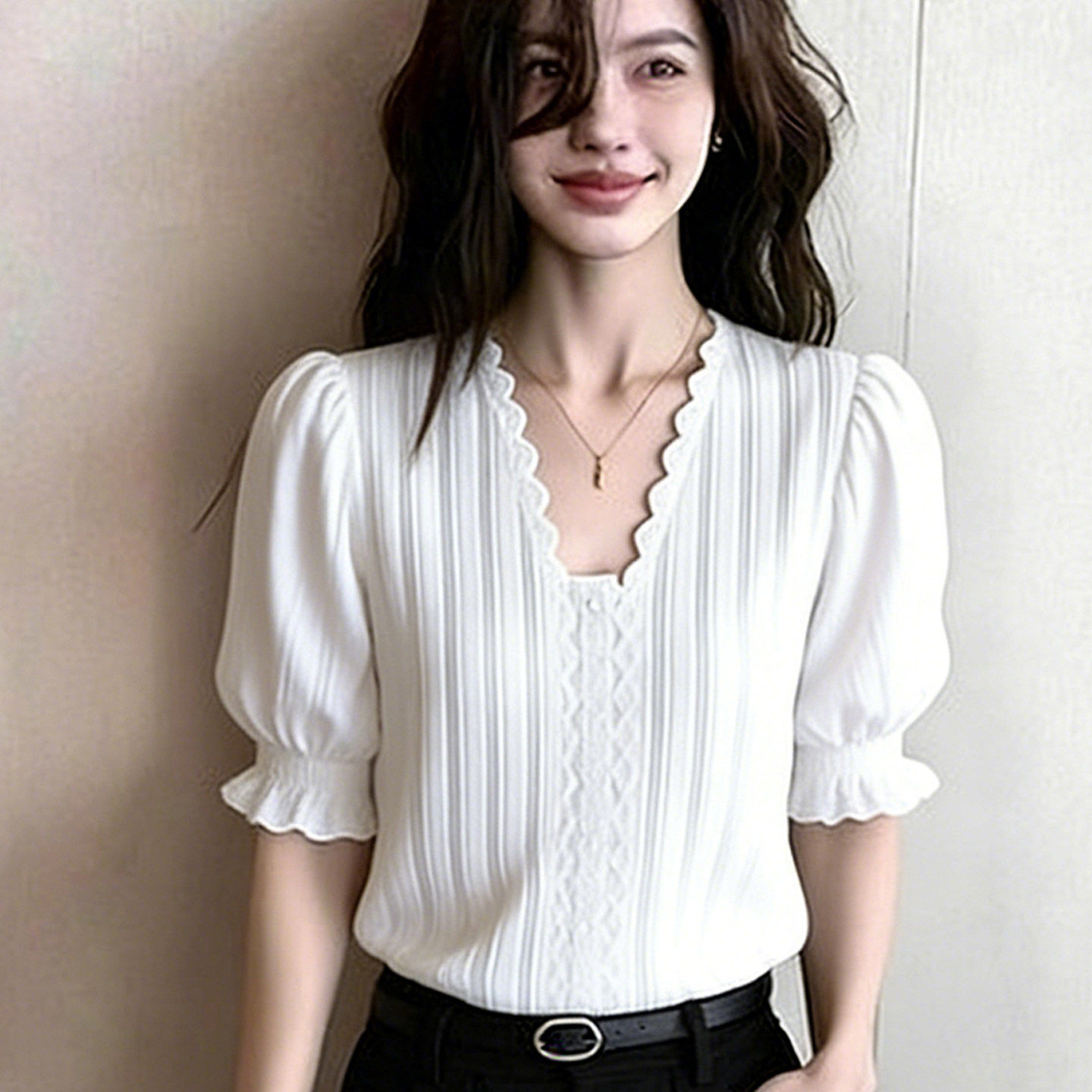 潮牌法式设计感泡泡袖V领白色上衣女款夏季新款百搭气质减龄衬衫