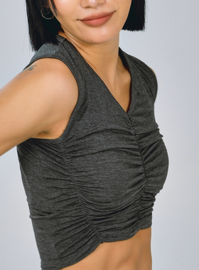 王润原创SOHANA设计2022夏季新款V领割线褶皱小波浪背心露脐T恤