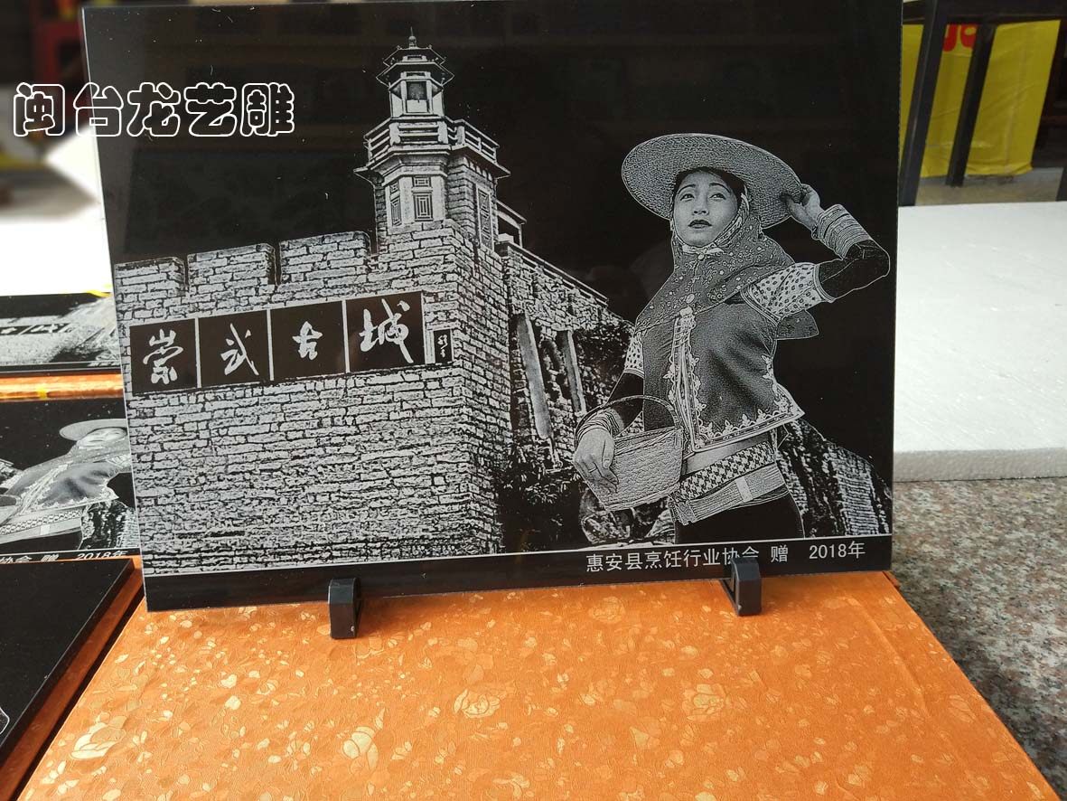 惠安女复古怀旧闽台龙礼盒及架子新款人物影雕工艺品人像雕刻定做