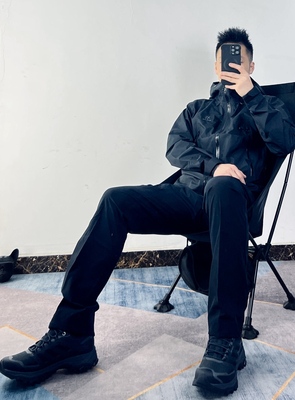 英户外老pai 2025新款户外防风防水软壳裤，冲锋裤，保暖防风！