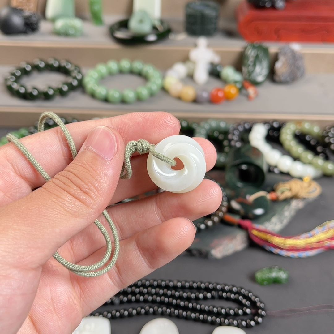 且末料莫比乌斯环 有结构