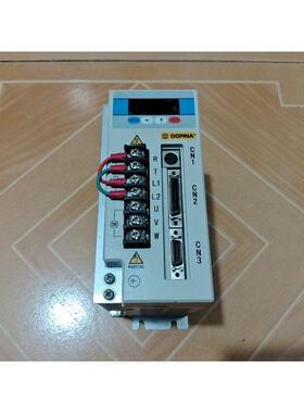 东菱伺服驱动器EPS2-TA040L121，功能正常，成色为