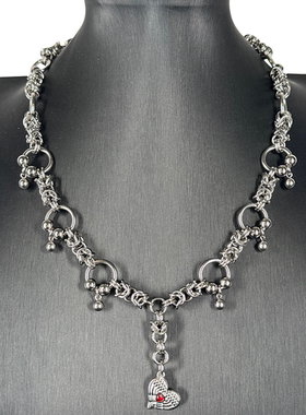 原创小众设计感爱心长款流苏项链男女个性夸张重工亚比配饰ins