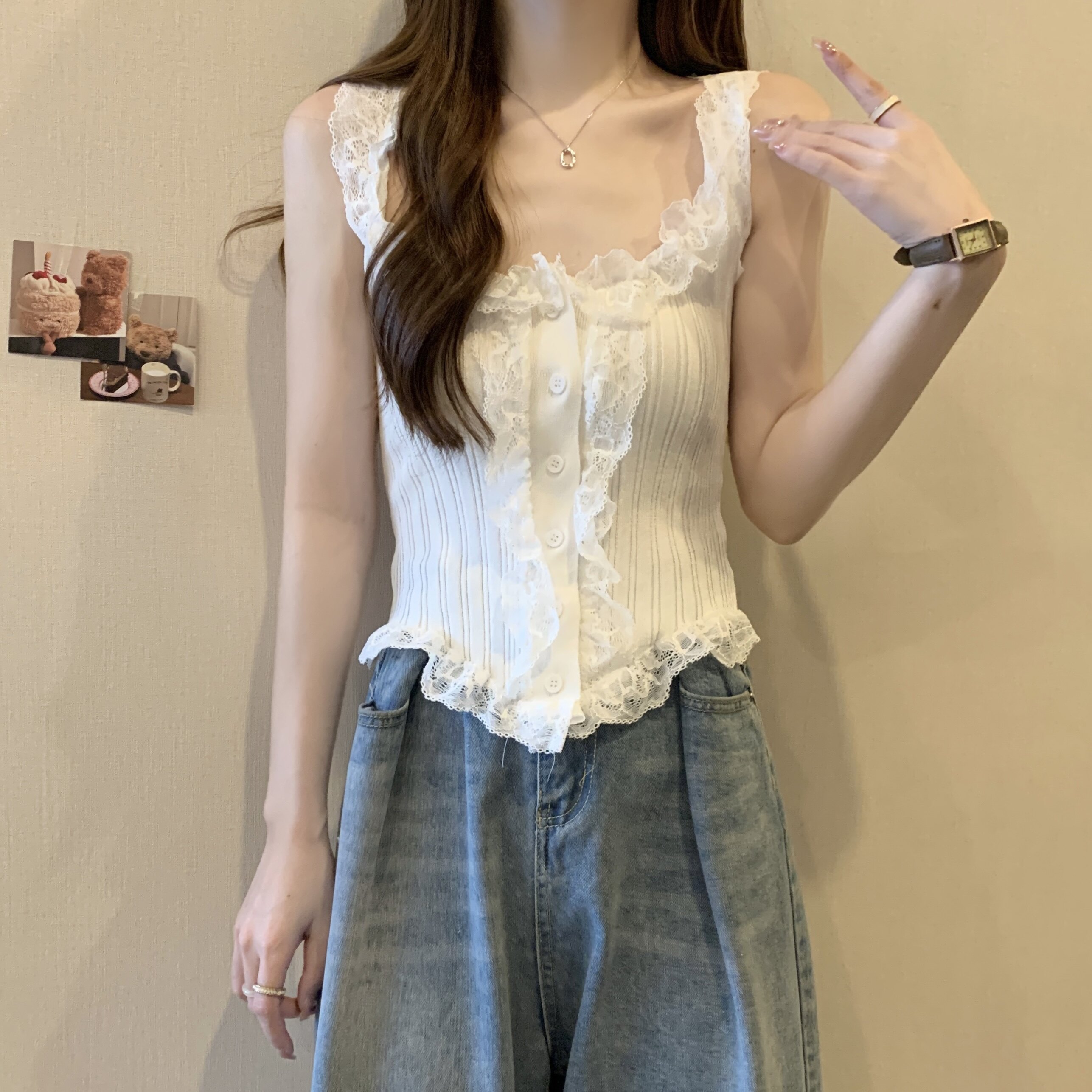 玖月大码纯欲风白色针织吊带背心女性感修身短款蕾丝花边上衣