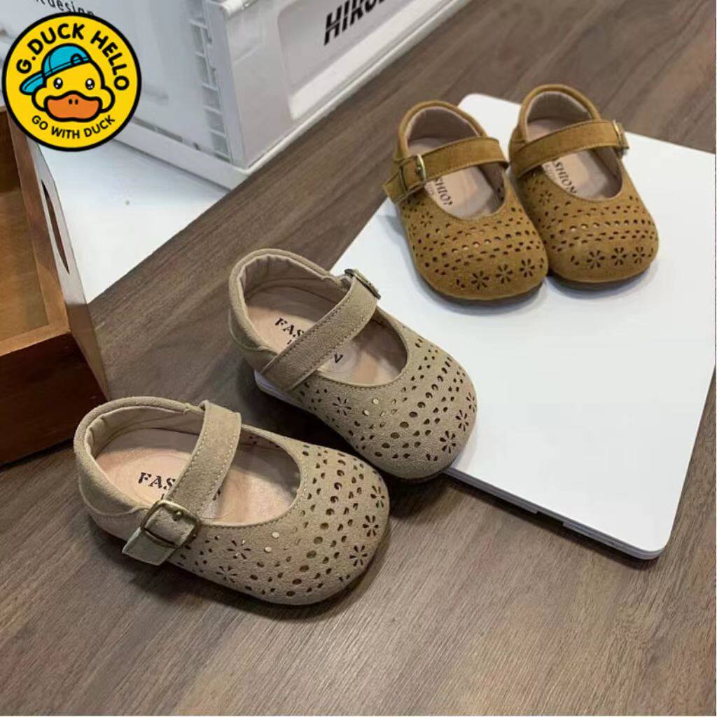 小黄鸭女童时尚凉鞋2026夏季新款儿童公主风软底皮鞋豆豆沙滩鞋子