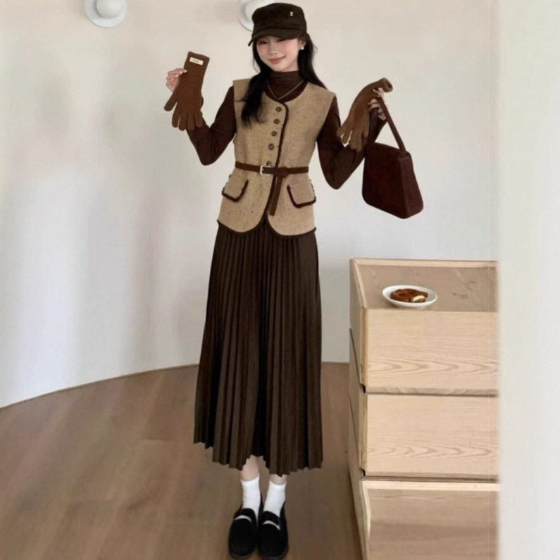 法式高品质新款时尚背心两件套百搭马甲内搭长袖打底裙套装送腰带