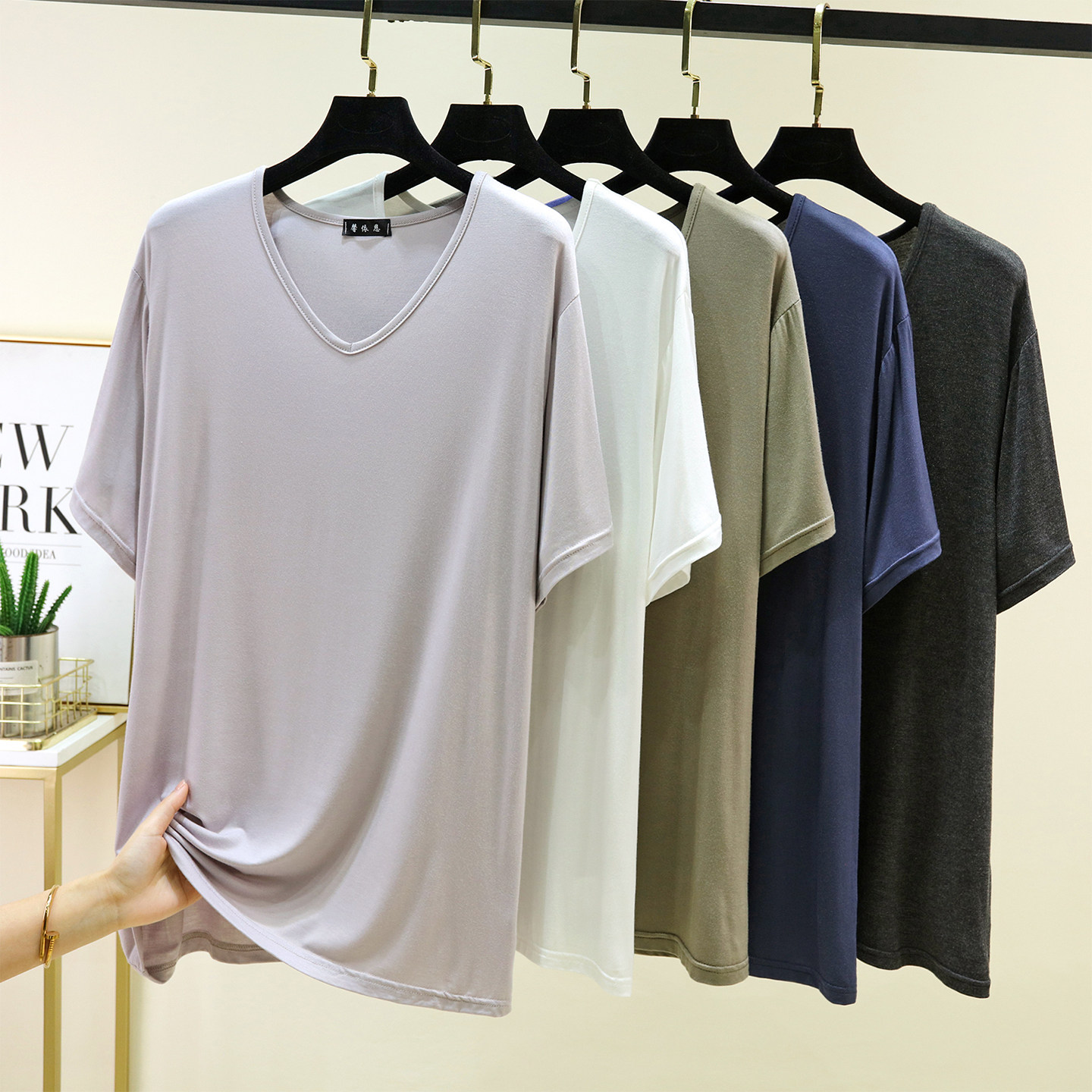 男士莫代尔v领宽松T恤纯色大码爸爸装短袖居家凉感上衣睡衣薄汗衫