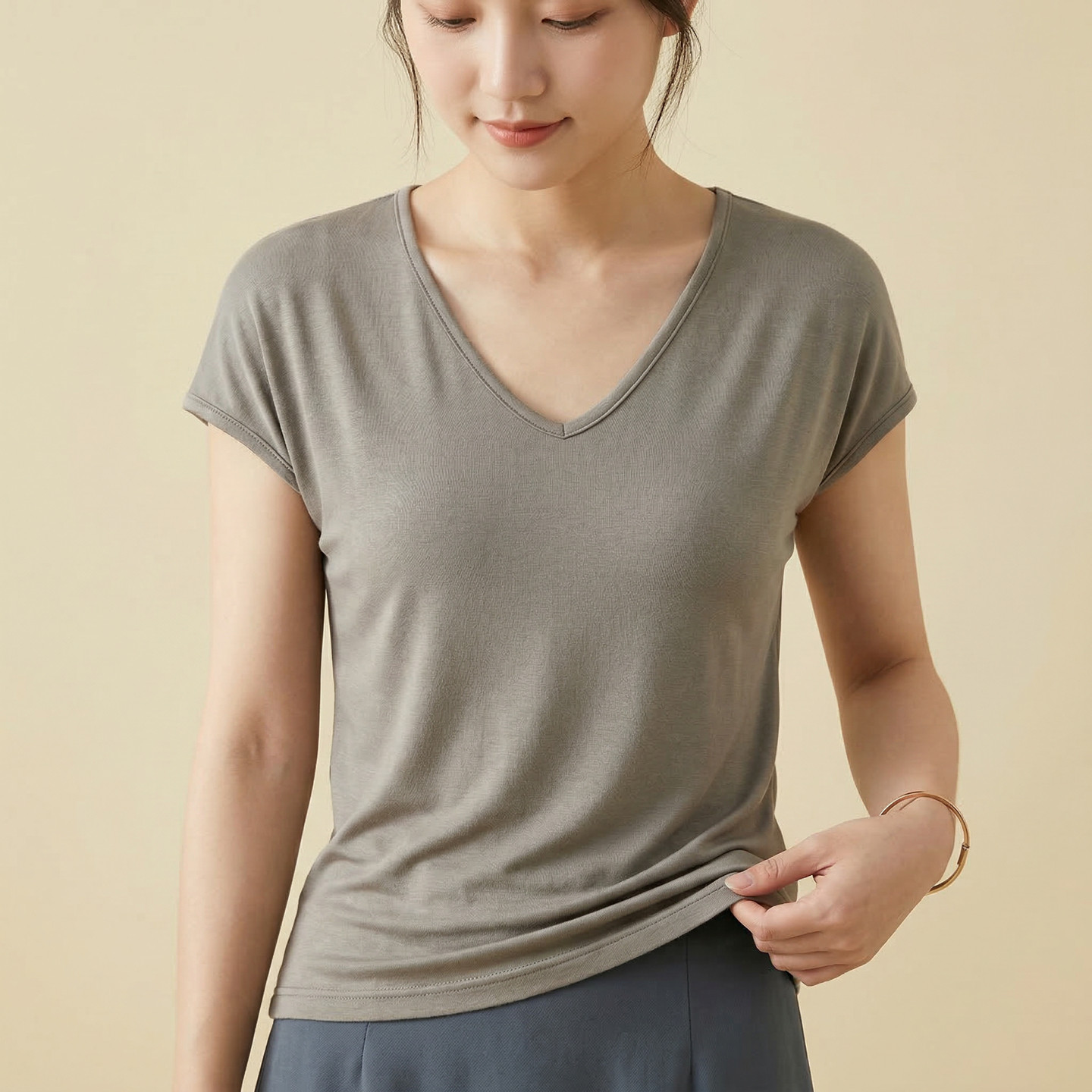 莫代尔v领短袖t恤女薄款内搭2026夏季大码显瘦打底衫纯色背心上衣
