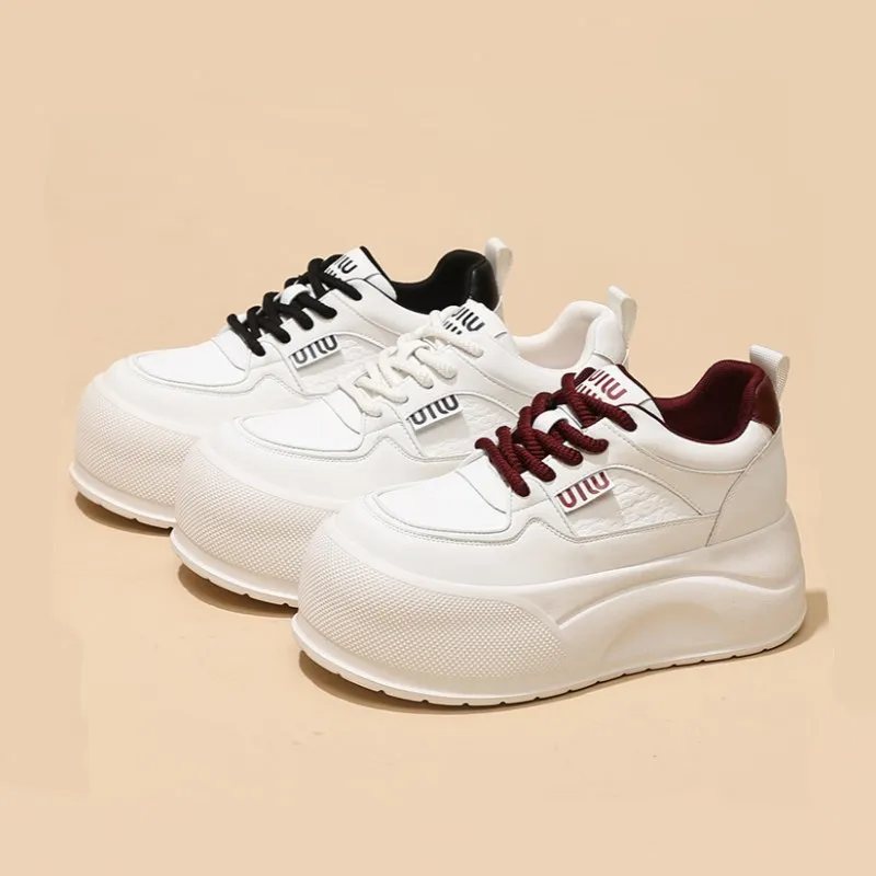 云芙2025新款百搭休闲运动面包鞋厚底增高小白鞋女春秋季松糕板鞋