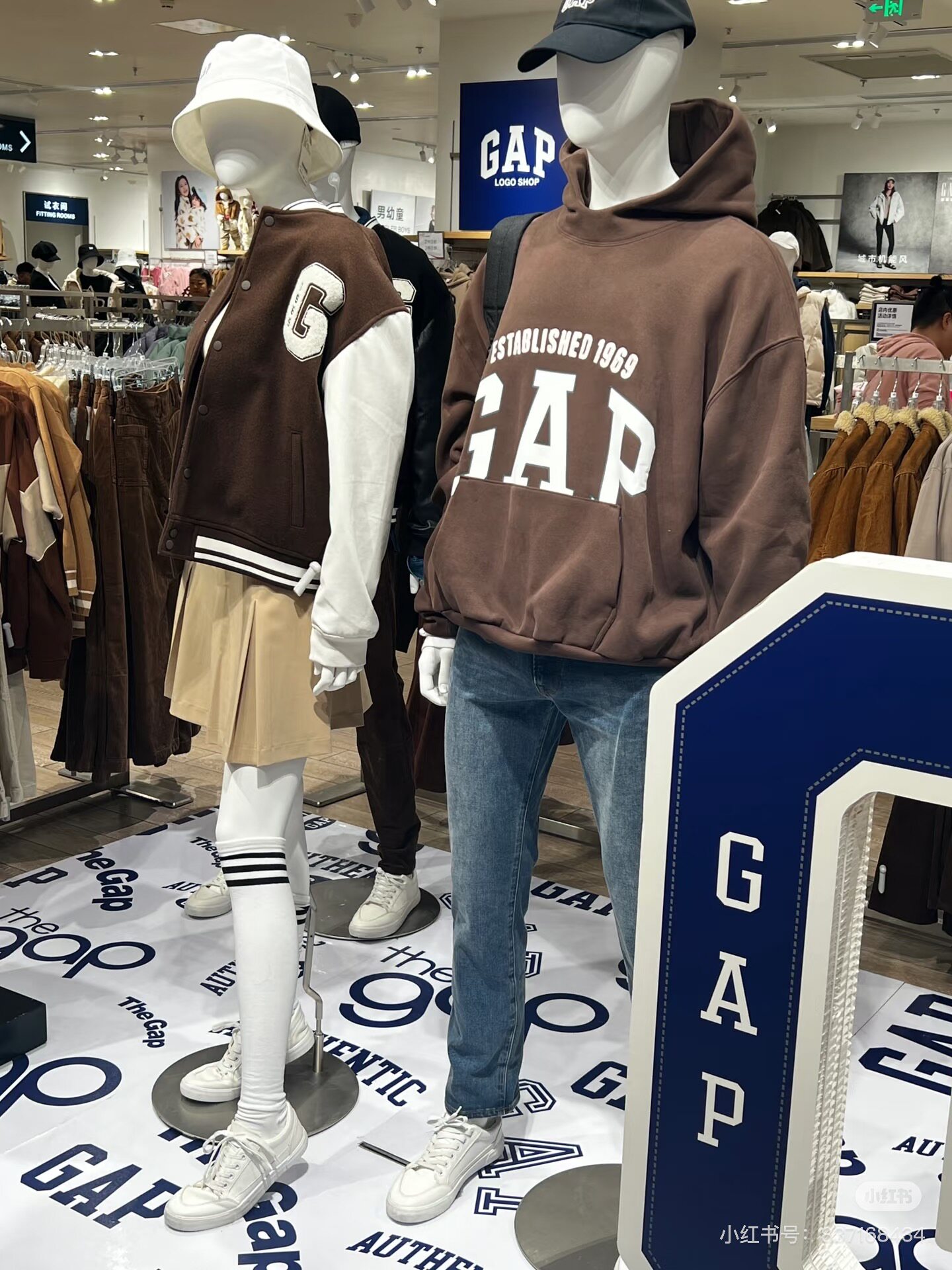 Gap男女装秋季2025新款LOGO宽松碳素软磨抓绒卫衣762528连帽衫