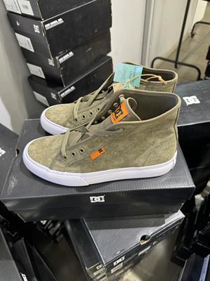 DC Shoes Manual 经典麂皮耐磨防滑高帮 板鞋 男女同款ADYS300644