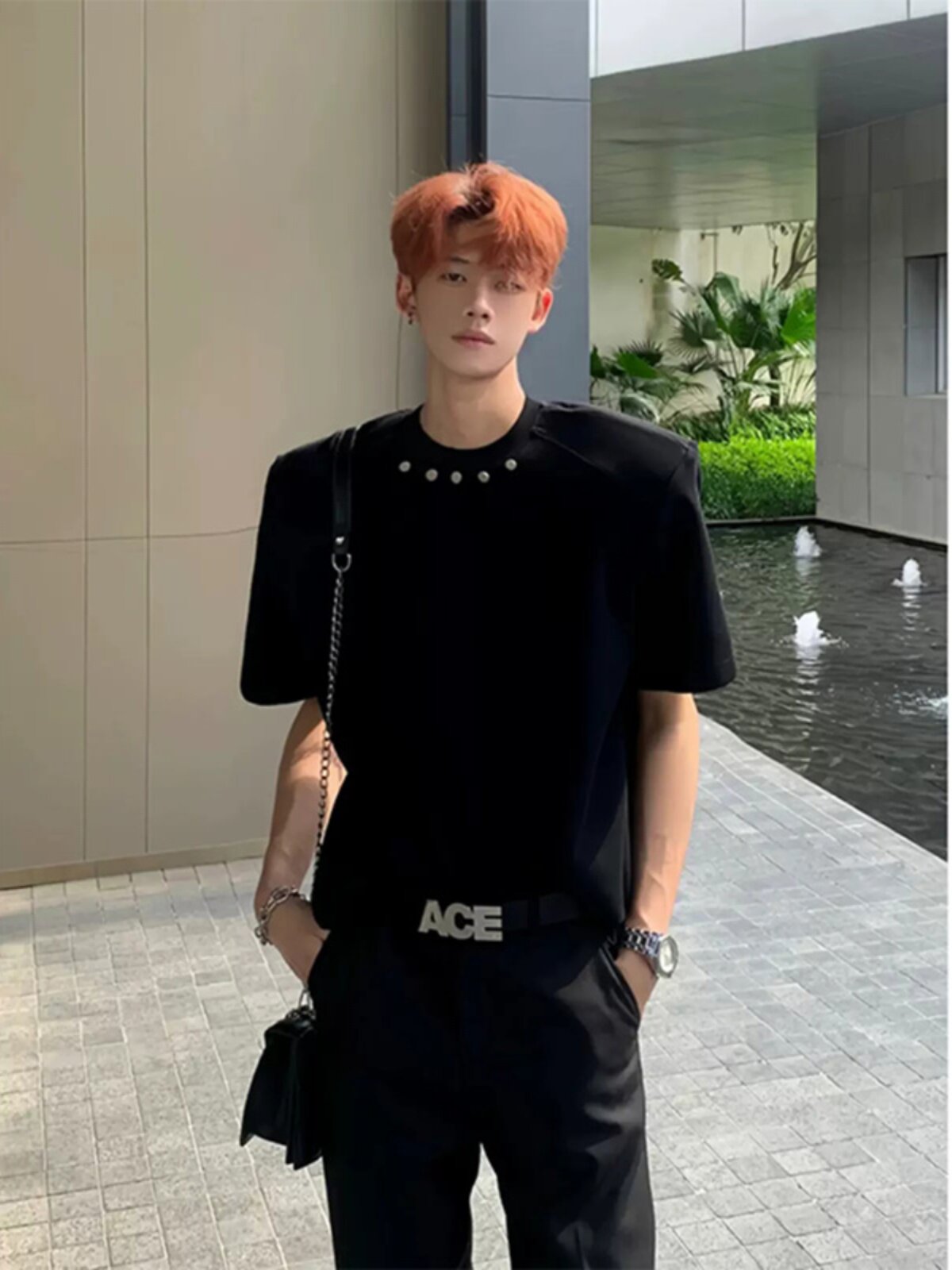 하이 엔드 어깨 패드 티셔츠 틈새 디자인 메탈릭 장식 반팔 오버 사이즈 헤어 스타일리스트 트렌디 브랜드 남성 여름 착용