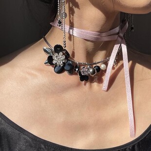 花筏《浪漫夜色》黑色花朵项链粉水晶钛钢时髦原创设计