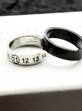 个性数字雕刻戒指情侣logo对戒欧美ins时尚男女百搭黑色指环