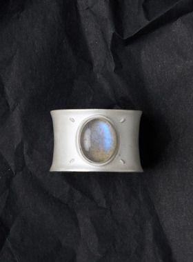 S925纯银哑光石心戒指个性宽版微镶椭圆灰月光石烧白工艺开口指环