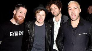 打倒男孩乐队falloutboy周边同款 摇滚 t恤男女 短袖 乐队 演唱会