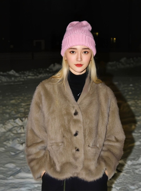 100狐狸毛100聚酯拼羊皮冬季皮毛外套女短款长袖Q82221