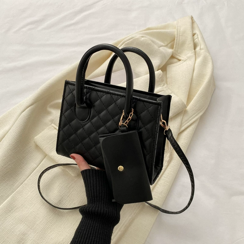 Small bag with diamond pattern, shoulder bag, one-shoulder bag, high-end, 2023 collection