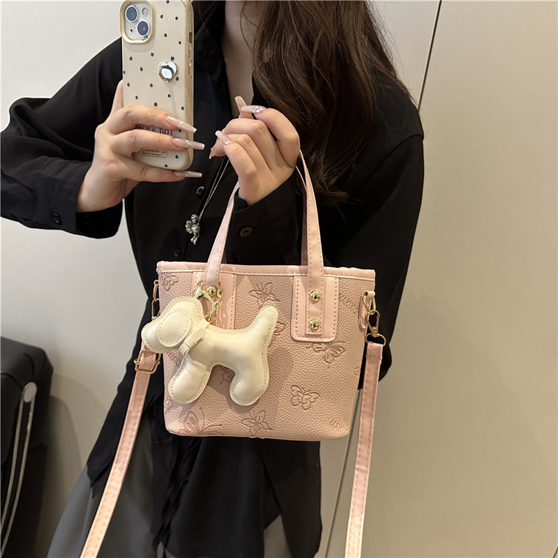 百搭斜挎包上班通勤手提水桶包