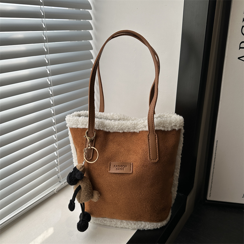 赫雅毛毛水桶包高级感