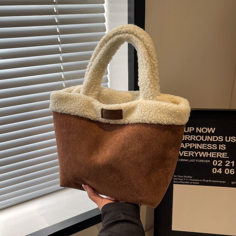 赫雅毛毛水桶包超低价