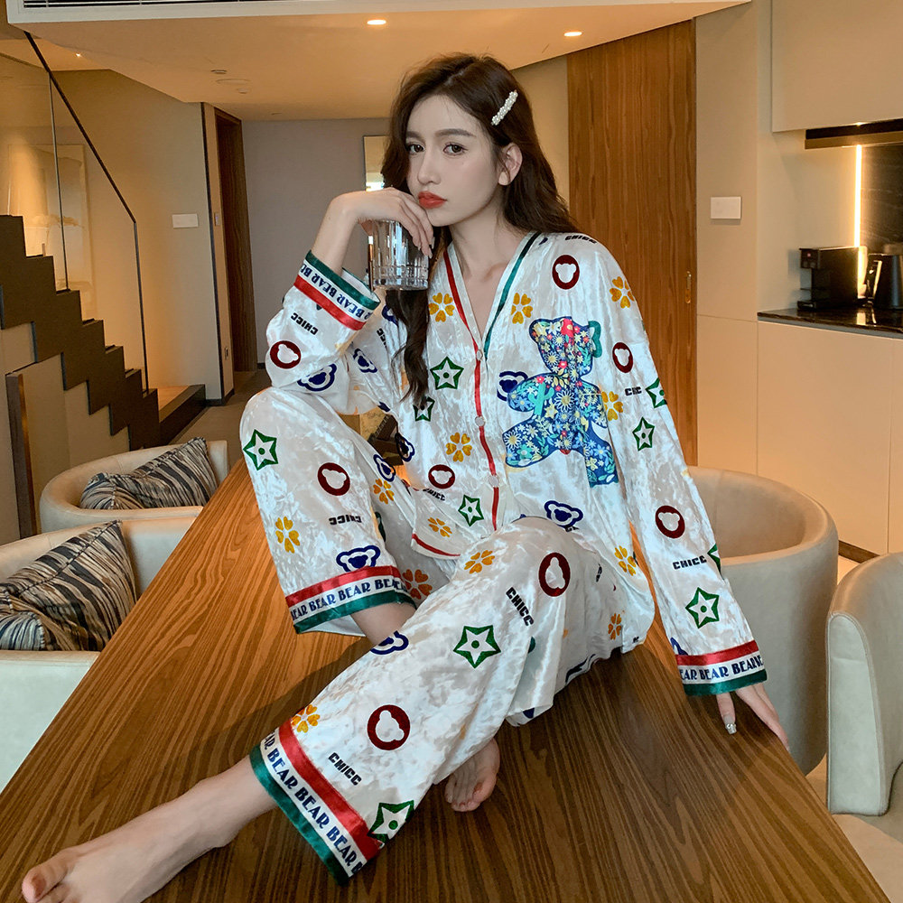 2022年金丝绒睡衣网红女