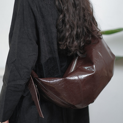 鱼肚白原创小众设计师女包单肩包真皮文艺复古时尚复古风斜挎包