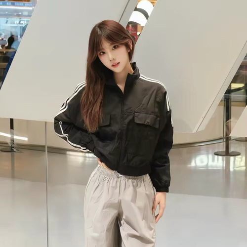 KG8512商场同款梭织运动外套女2026新款春秋休闲短款夹克