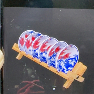 5.11 青花釉下彩杯子六个带竹子杯架