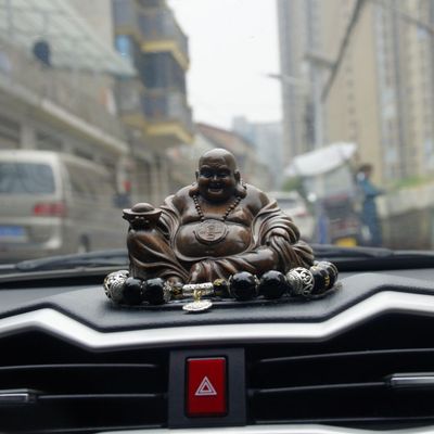 汽车摆件弥勒佛装饰品车载仿木新款车子车上高级一路平安男士礼物