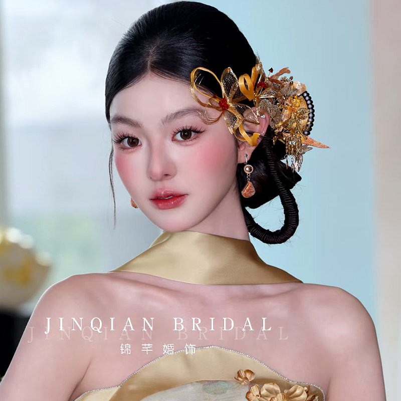 新中式橘色花朵发簪婚礼侧边