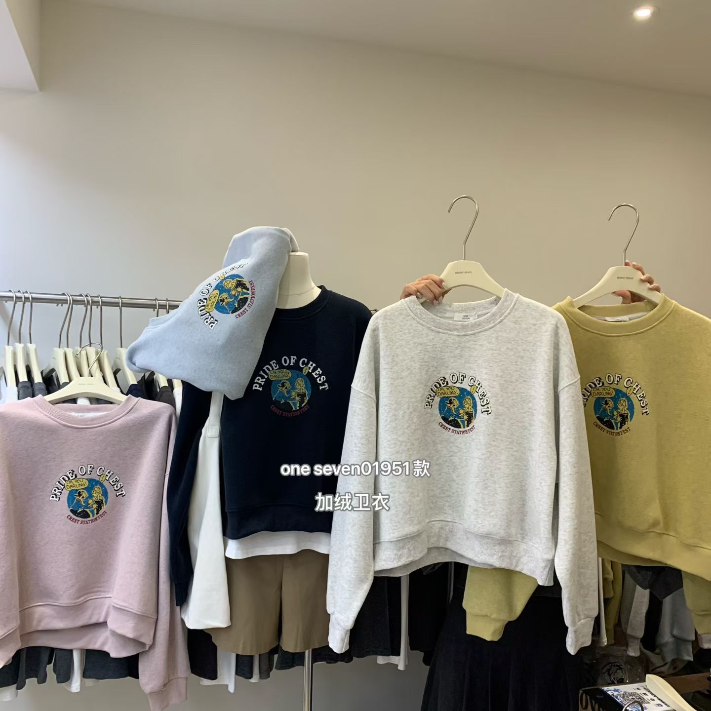 oneseven卡通印花卫衣女圆领