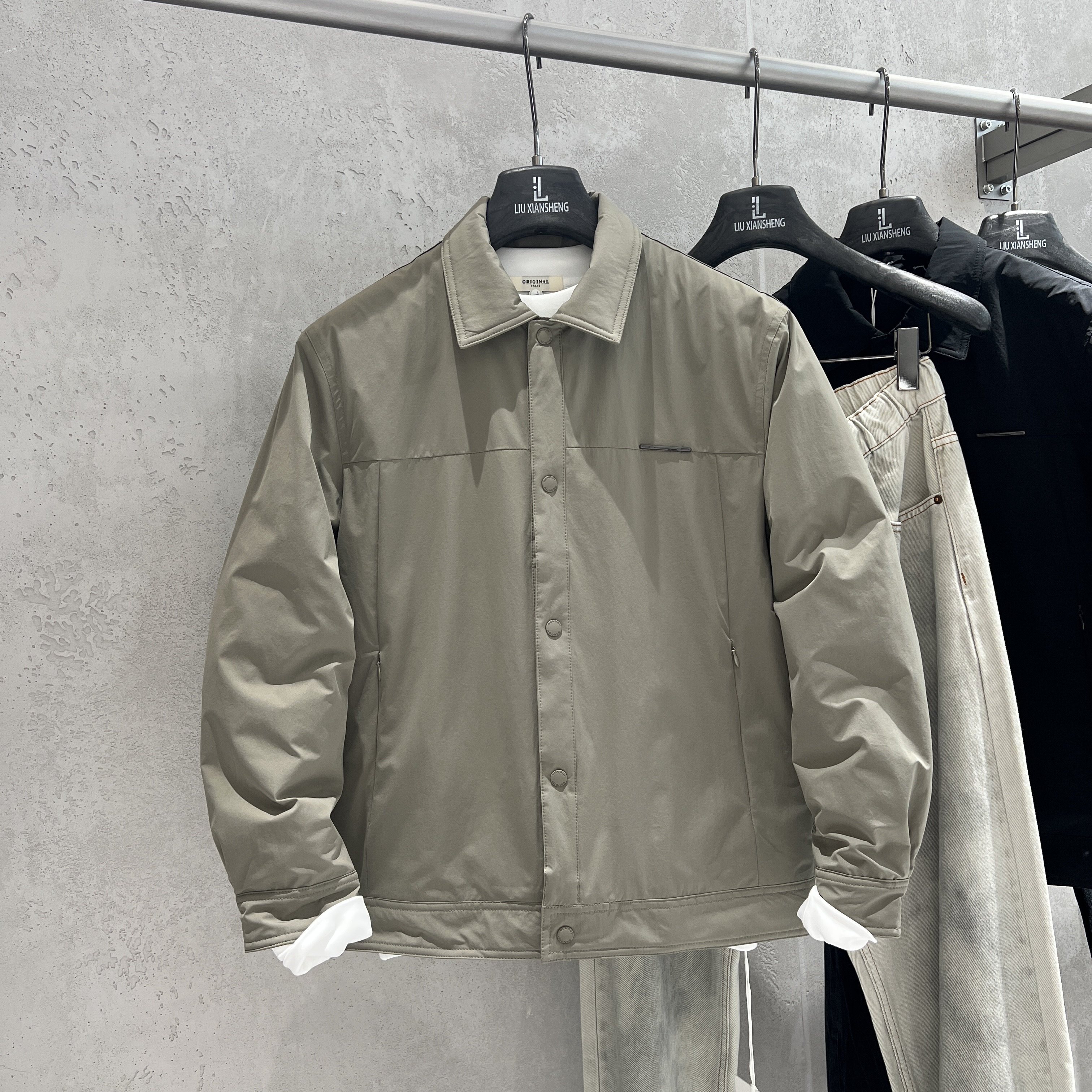 日系翻领90白鸭绒轻薄羽绒服男