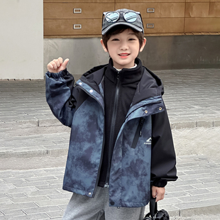 男童冲锋衣外套春秋冬款儿童春装加绒风衣中大童户外可拆三合一潮