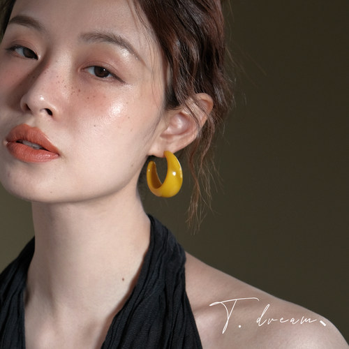 nicedream复古港风杏黄半圈耳环