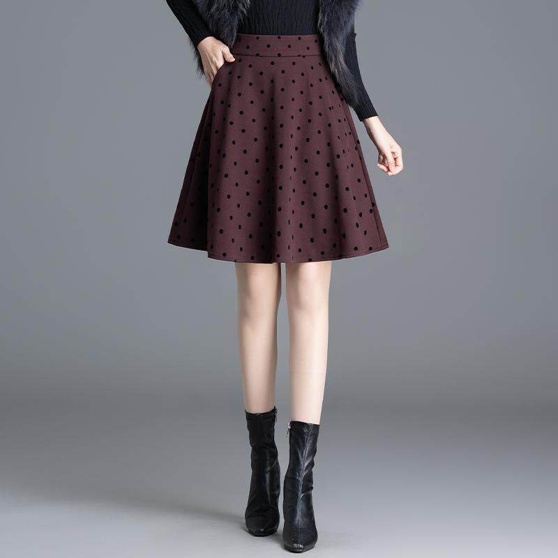 红色波点短裙a字裙女秋冬2025新款高腰显瘦简约半身裙时尚伞裙子