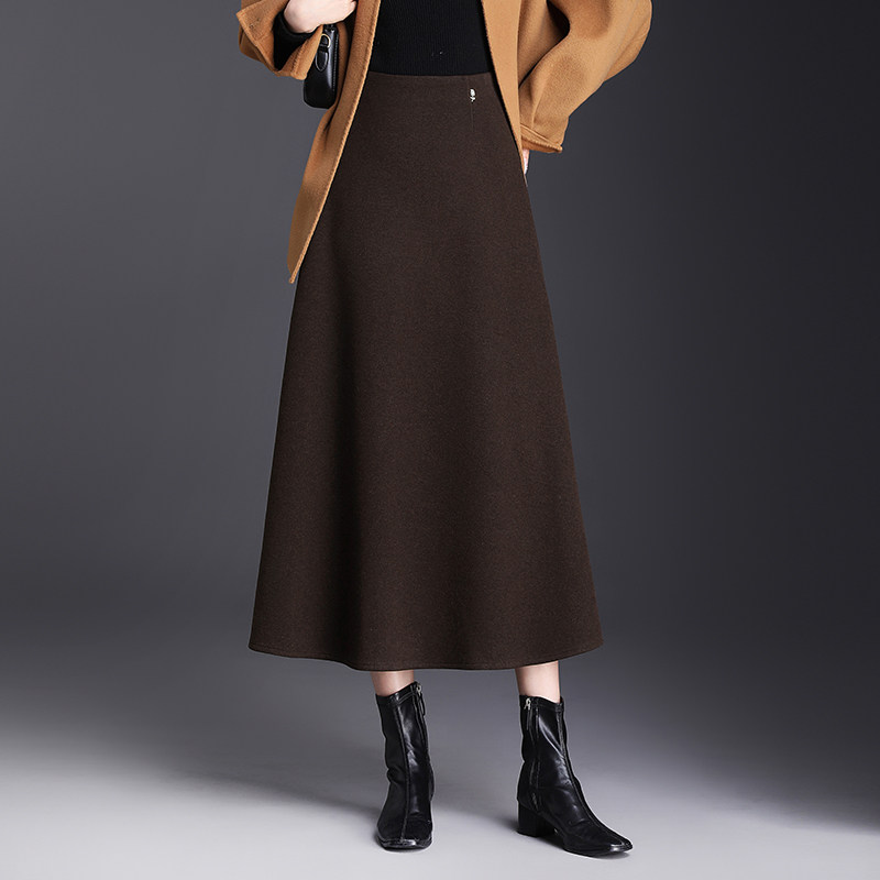 简约高级感半身裙女秋冬2025新款松紧高腰显瘦a字裙通勤中长裙子