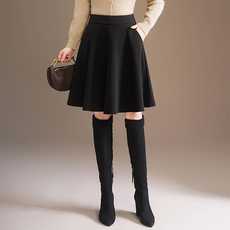 时尚百搭短裙毛呢半身裙女秋冬2025新款高腰显瘦a字裙印花伞裙子