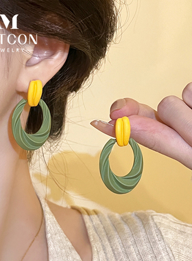 耳钉女绿色复古港风耳环2023年新款潮网红爆款耳饰小众高级感耳坠