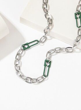 钛钢项链女 绿色别针ins嘻哈拼接小众简约冷淡卫毛衣链配饰饰品
