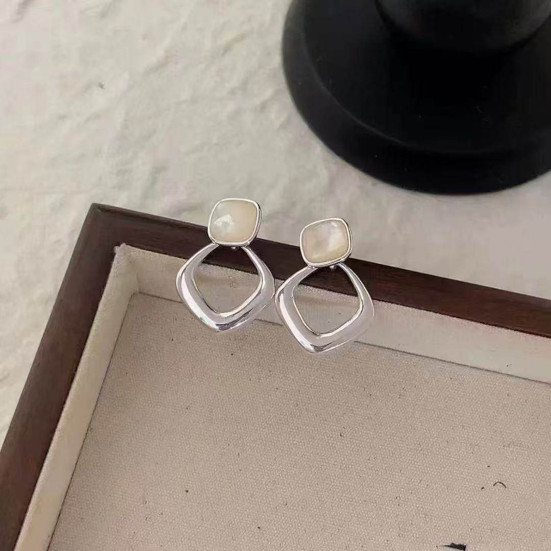 眼观S925银菱形猫眼石耳钉欧美气质通勤款配饰高级感大气款时尚款,饰品/流行首饰/时尚饰品新,耳钉,淘宝优惠券,粉丝福利购,淘宝优惠卷