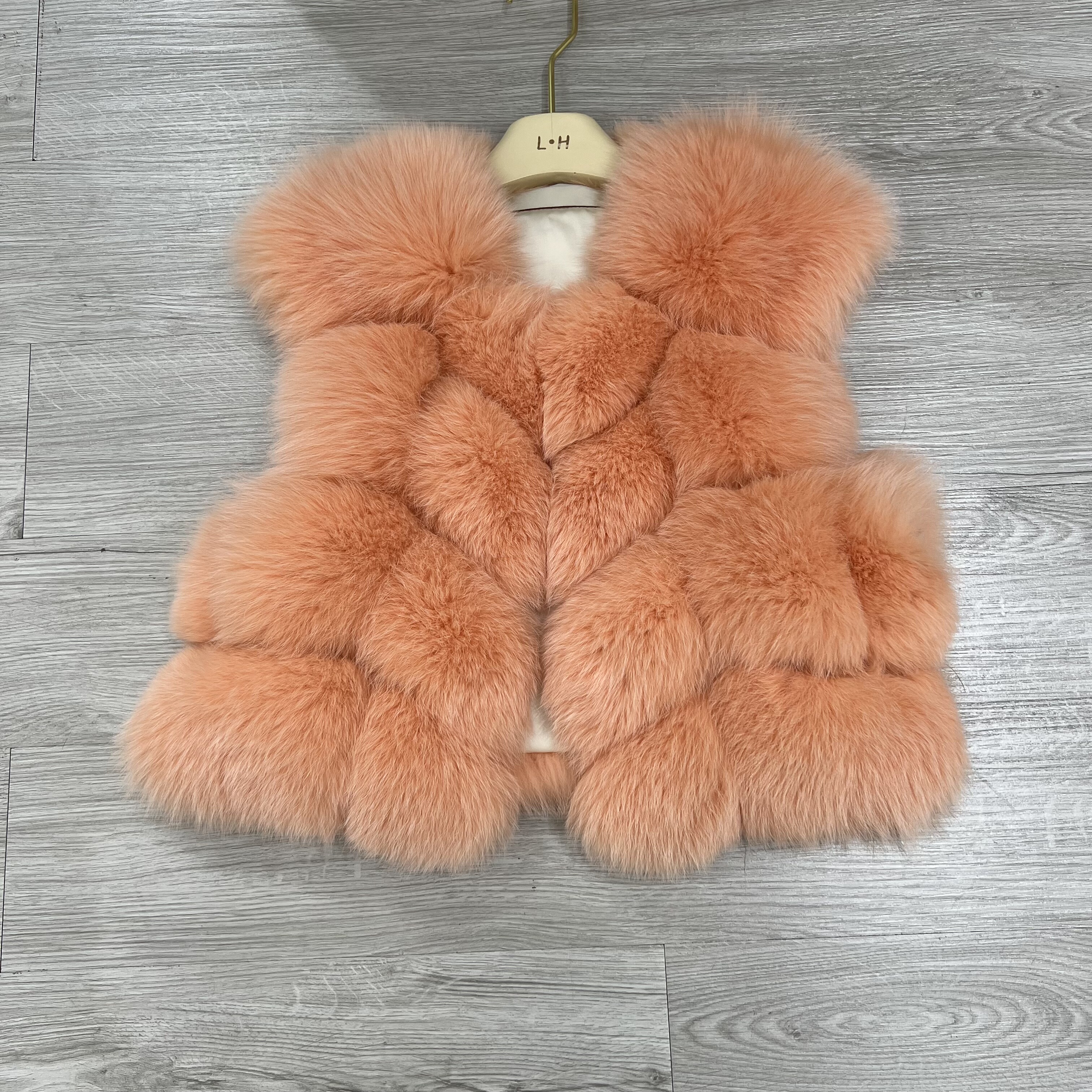 海宁女士娇俏狐狸毛2025轻奢新款百搭马甲背心毛毛外套皮草女冬