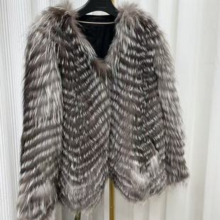 海宁女士时尚 保暖车条银狐皮草保暖外套