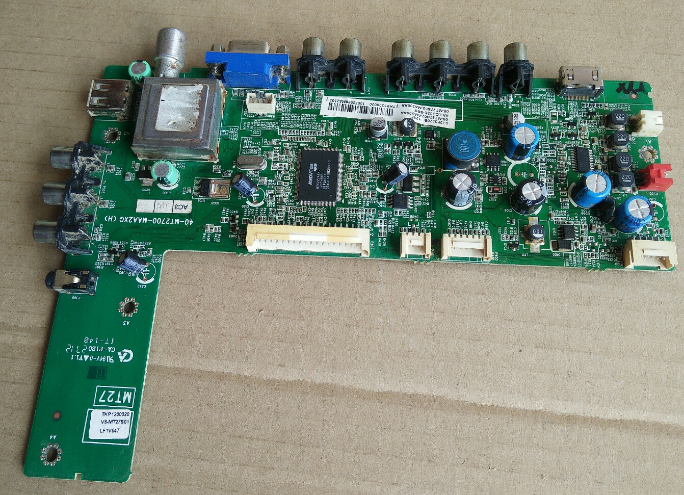 原装TCL L32F3270B主板40-MT2700-MAA2XG(H)屏LTA320AN12实物图