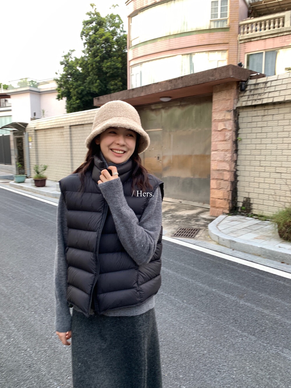 Hers羽绒马甲女2025秋冬新款韩版经典款百搭90白鸭绒排骨无袖外套